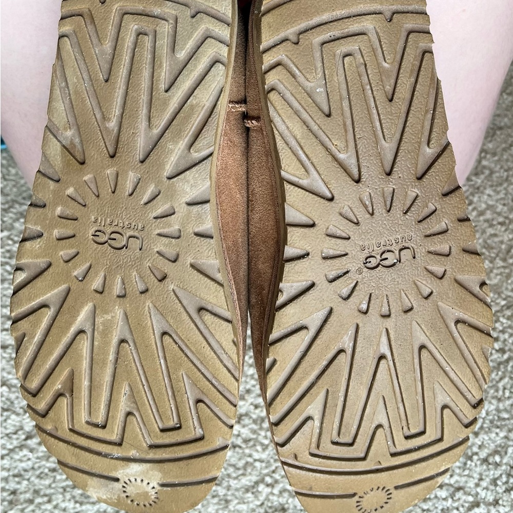 Bailey Button Uggs - image 3